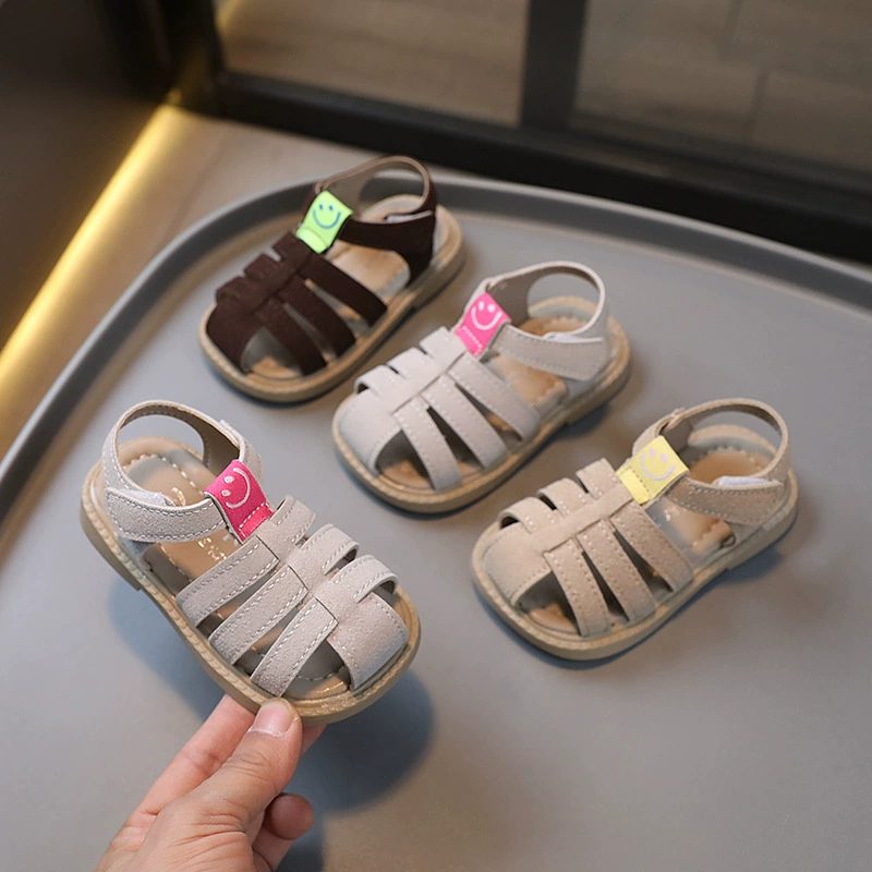 Цельная доставка Детская повседневная обувь для малышей, летняя новая детская обувь, мягкая подошва, Нескользящие сандалии для девочек с закрытым носком