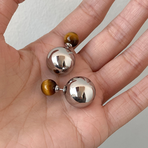 Autumn and winter Maillard tiger eye stone S925 silver needle double ball texture metal ball tiger eye stone earrings commuting all-match earrings