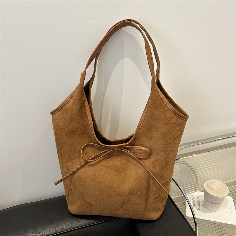 Bolso de mano de mujer retro esmerilado de gran capacidad 2025 nueva moda ocio retro viaje al trabajo bolso de hombro