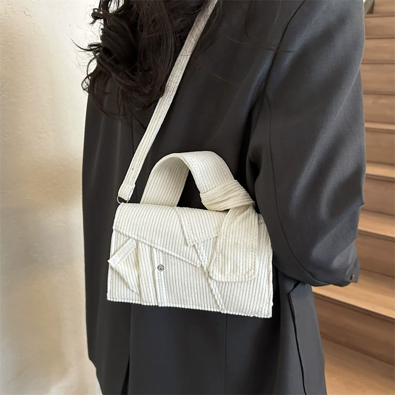 Small design denim shoulder bag, bag strap, one-shoulder bag, trend of season