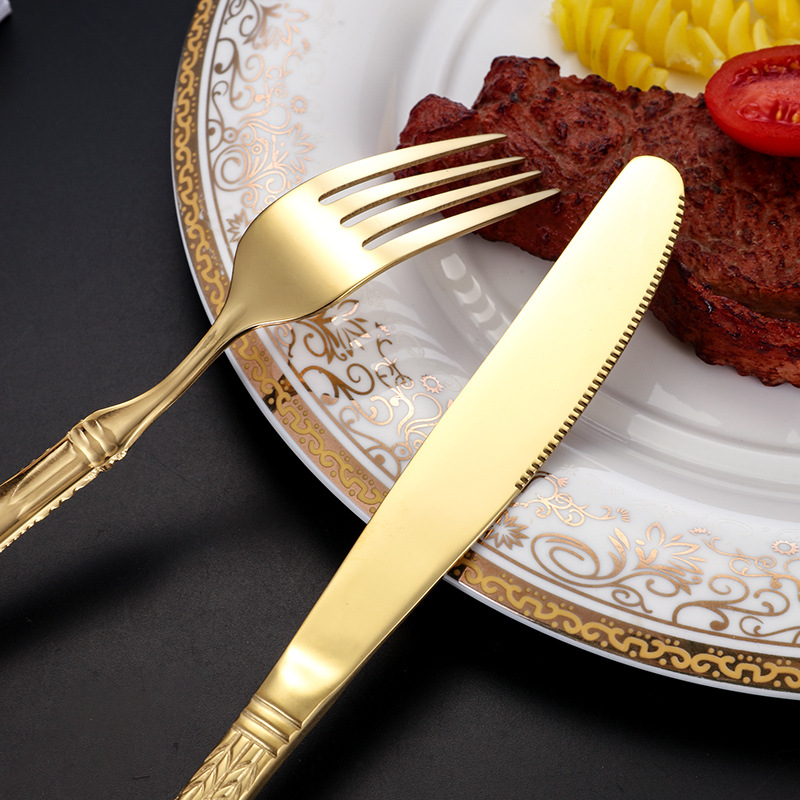 Juego de vajilla de acero inoxidable Corte ligero cuchillo de alivio de lujo, tenedor y cuchara Hotel Golden Western vajilla cuchillo de carne de cinco piezas