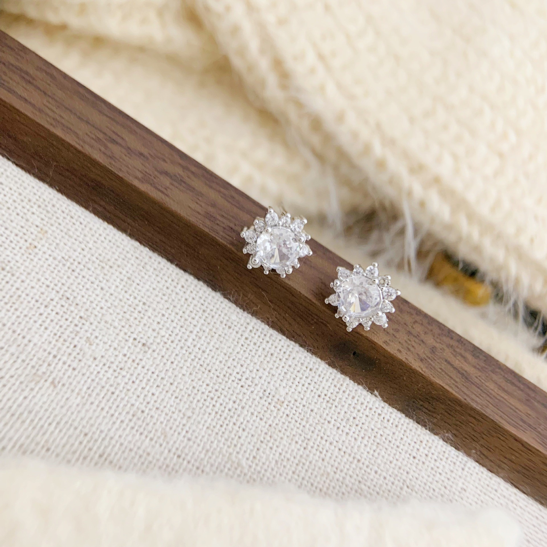 F9048 실버 해바라기 귀걸이