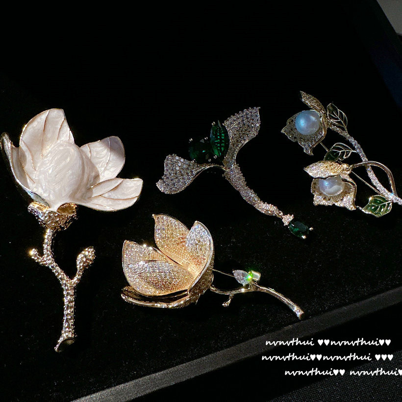 Zhu Liber Magnolia Flower Gem Brooch vintage Plated 18K Gold Malachite Green Zircon Cicada Flower Brooch
