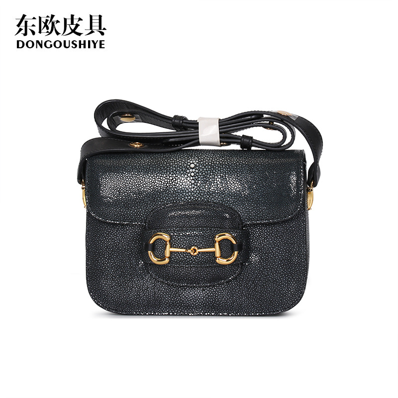 2025珍珠鱼皮女士手提包时尚潮流真皮包 猪鼻子女包源头直供批发