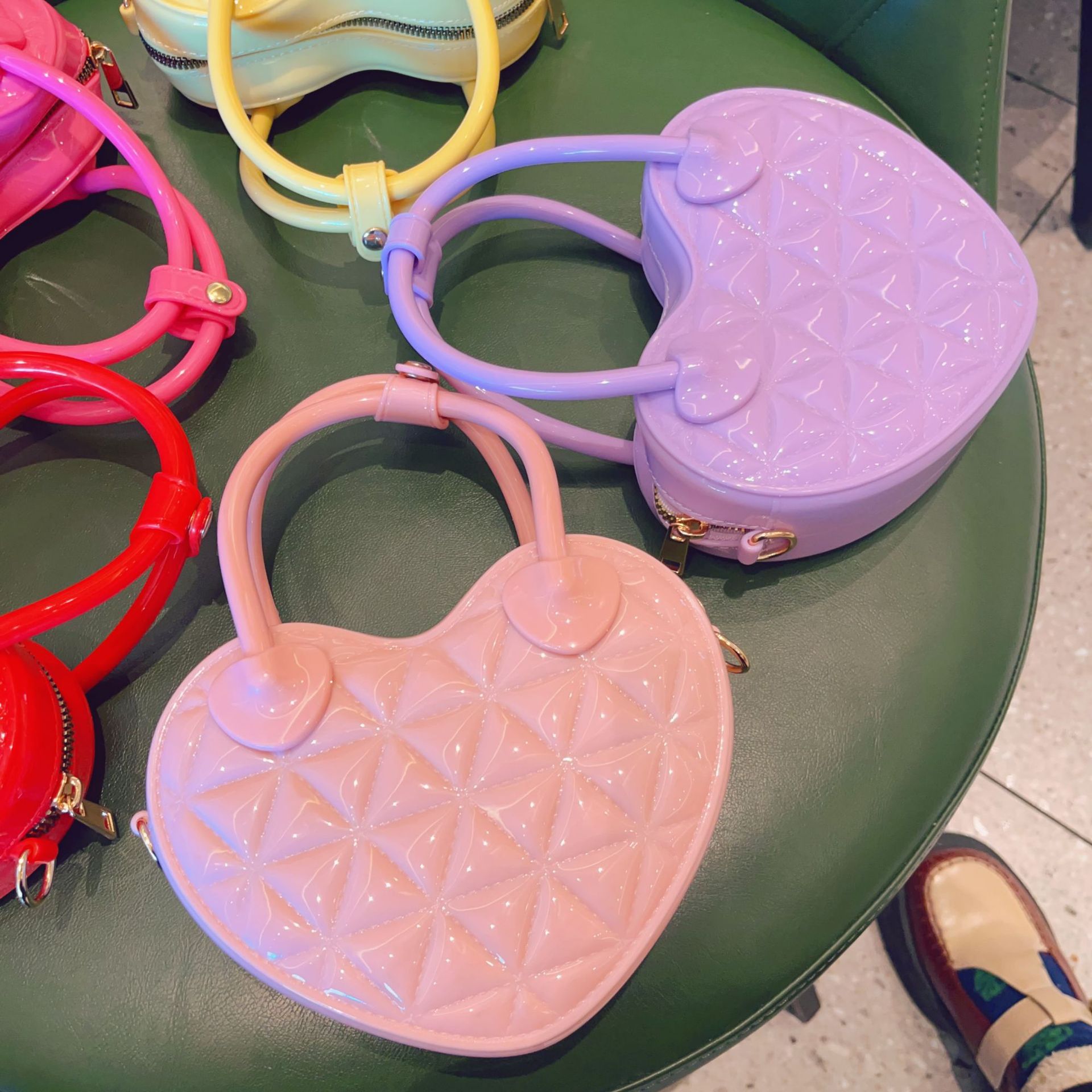 New PVC jelly bag for early spring 2025, heart-shaped hand-held small bag, diamond-shaped single-shoulder crossbody ladies' bag, sweet small bag undefined