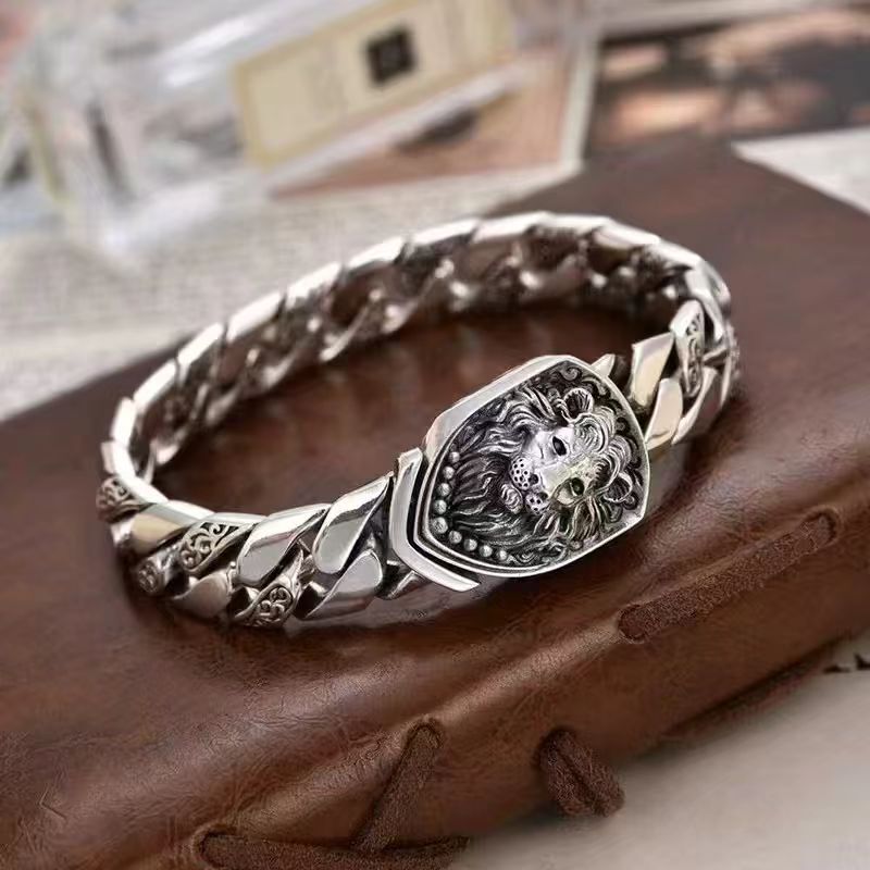Wulin's New Retro Domineering Lion Bracelet, Personalized Men's Punk Rock Fashion Cuban Chain Style, Direct Sales from the Manufacturer