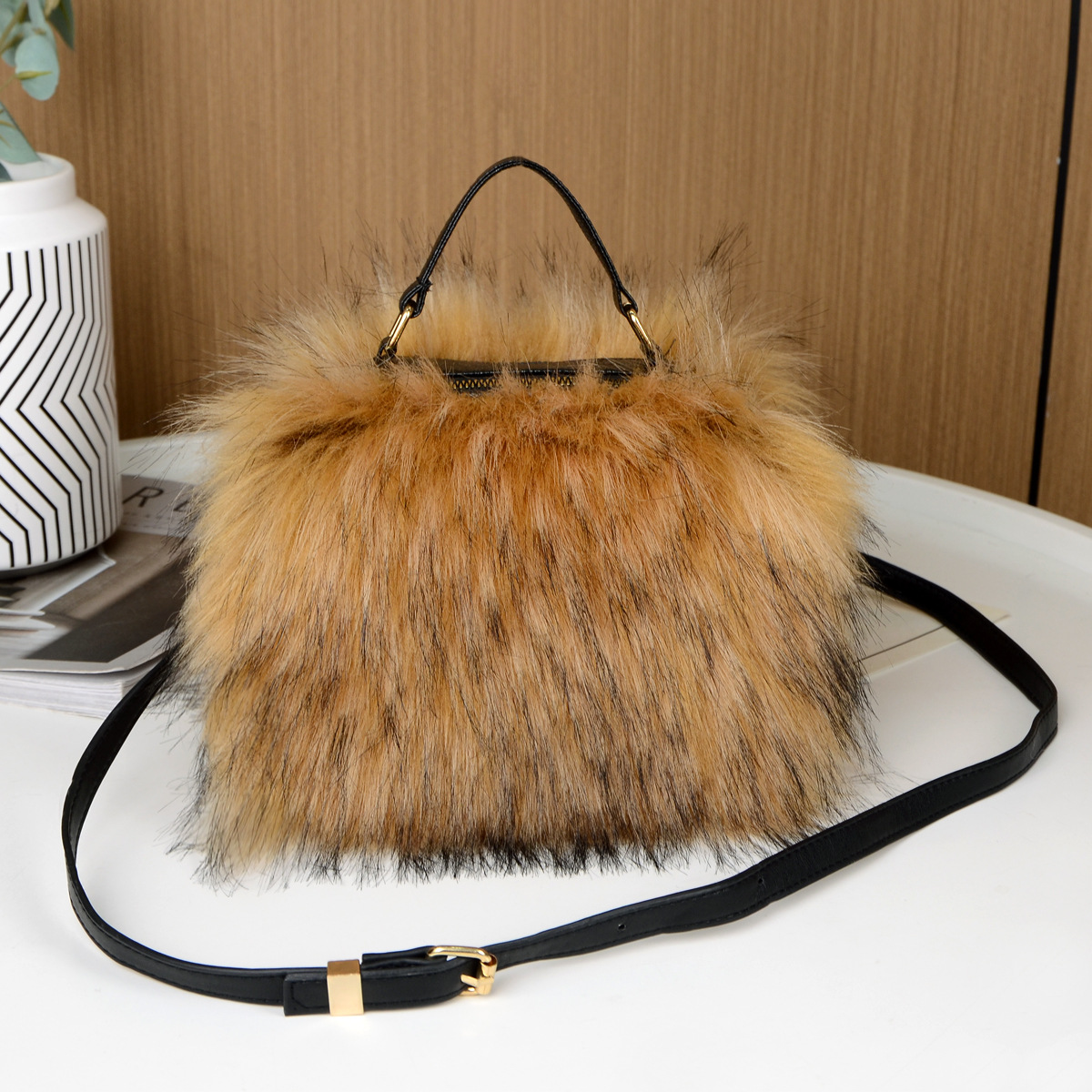 Nuova borsa a tracolla in pelliccia di procione da donna, a forma di cuscino, stile dolce e fresco y2k_voghion.com