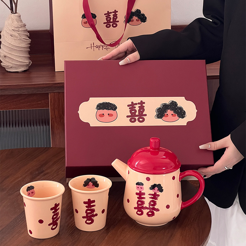 Nuevo regalo de boda de boda, tazas de cerámica de alto valor de pareja, cajas de regalo para hombres y mujeres, tazas de té para beber.
