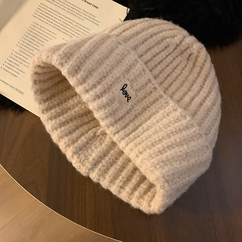 愛の刺繍アンコラレッドニットウール帽子女性のための秋と冬の大きな頭囲耳保護キャップ暖かいプルオーバー帽子|undefined