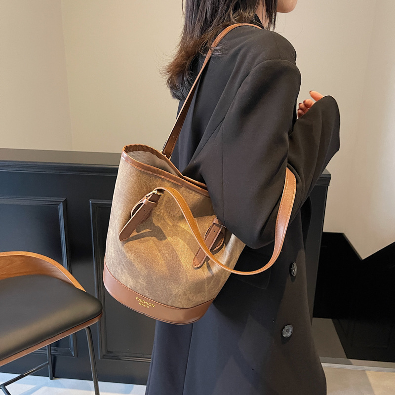 Otoño y invierno retro bolsas de braza para mujeres 2024 nueva moda coreana bolsas de bolsas de gran capacidad