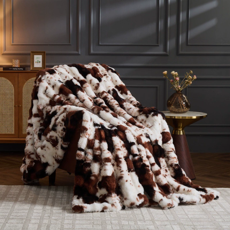 Duvet double-sided sofa blanket, thickened imitation rabbit fur bubble plush, multi-size