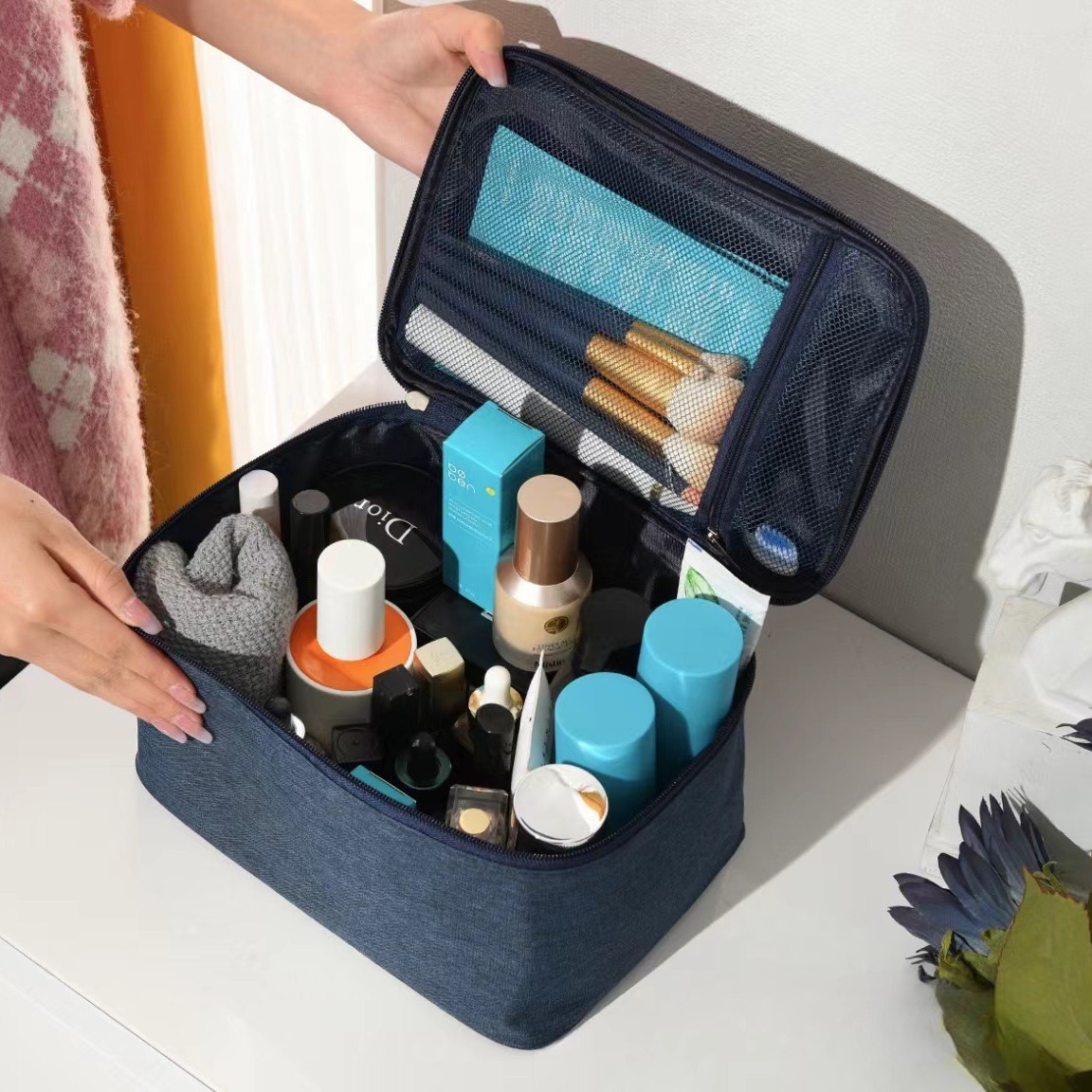 Bolsa de lavado y maquillaje portátil simple de mano de gran capacidad bolsa de almacenamiento para productos de cuidado de la piel bolsa de almacenamiento para paquetes de viaje