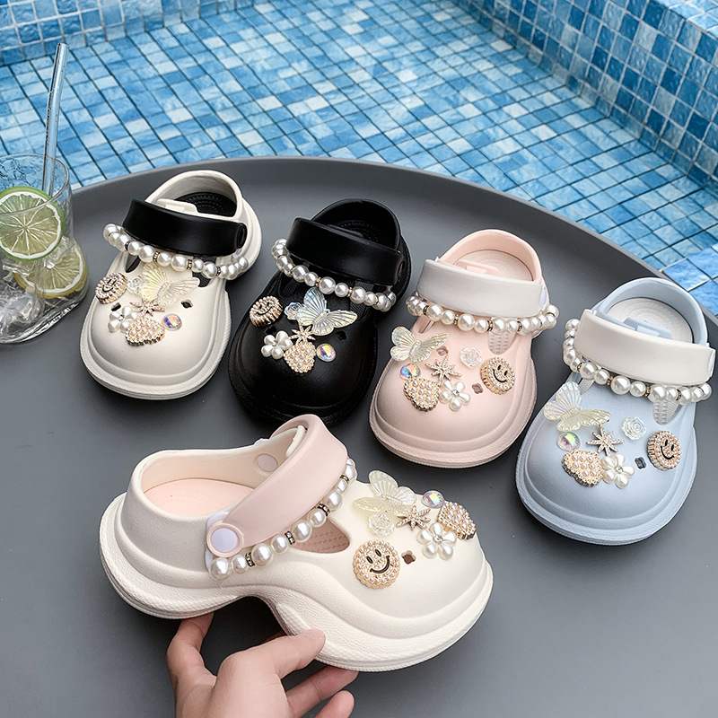 Exquisite Pearl Butterfly Clogs for Children, Summer Fashion Korean Version, Gentle Thick-Soled Sandals for Outdoor Wear, Closed-Toe Slippers