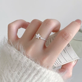 耳钉;戒指;项链