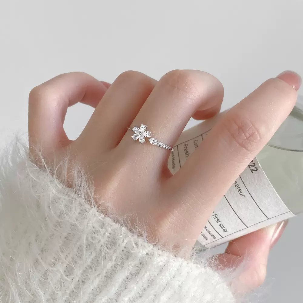 纳兰 S925纯银韩版小清新满钻花朵戒指时尚森系水滴手指环女J6310