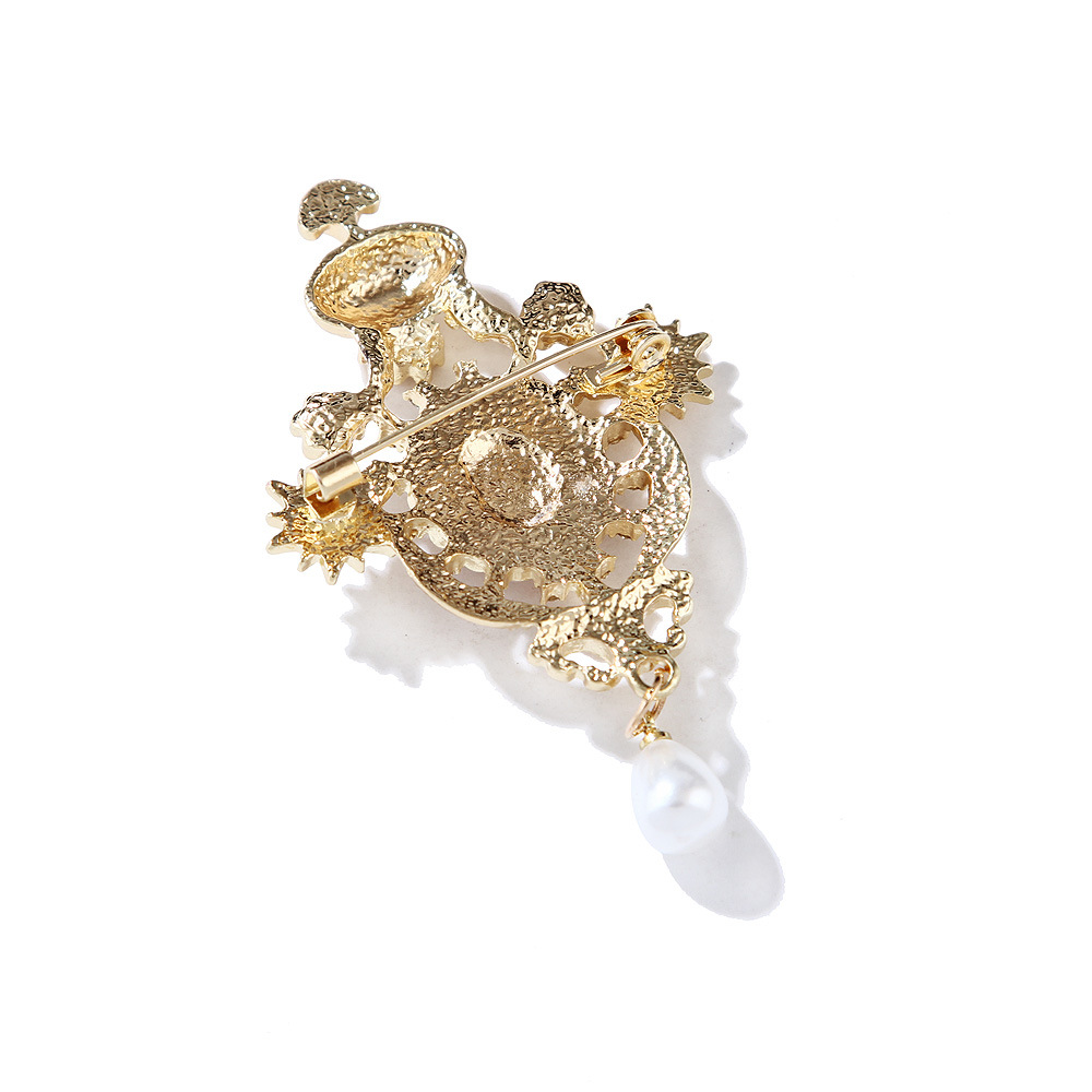Barock retro mode alle spiel crown brosche harz wasser tropfen perlen brosche weiblichen kleidung zubehör_voghion.com