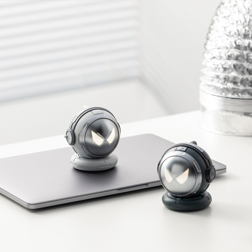 New wireless Bluetooth speaker small mini astronaut audio outdoor portable subwoofer home gift