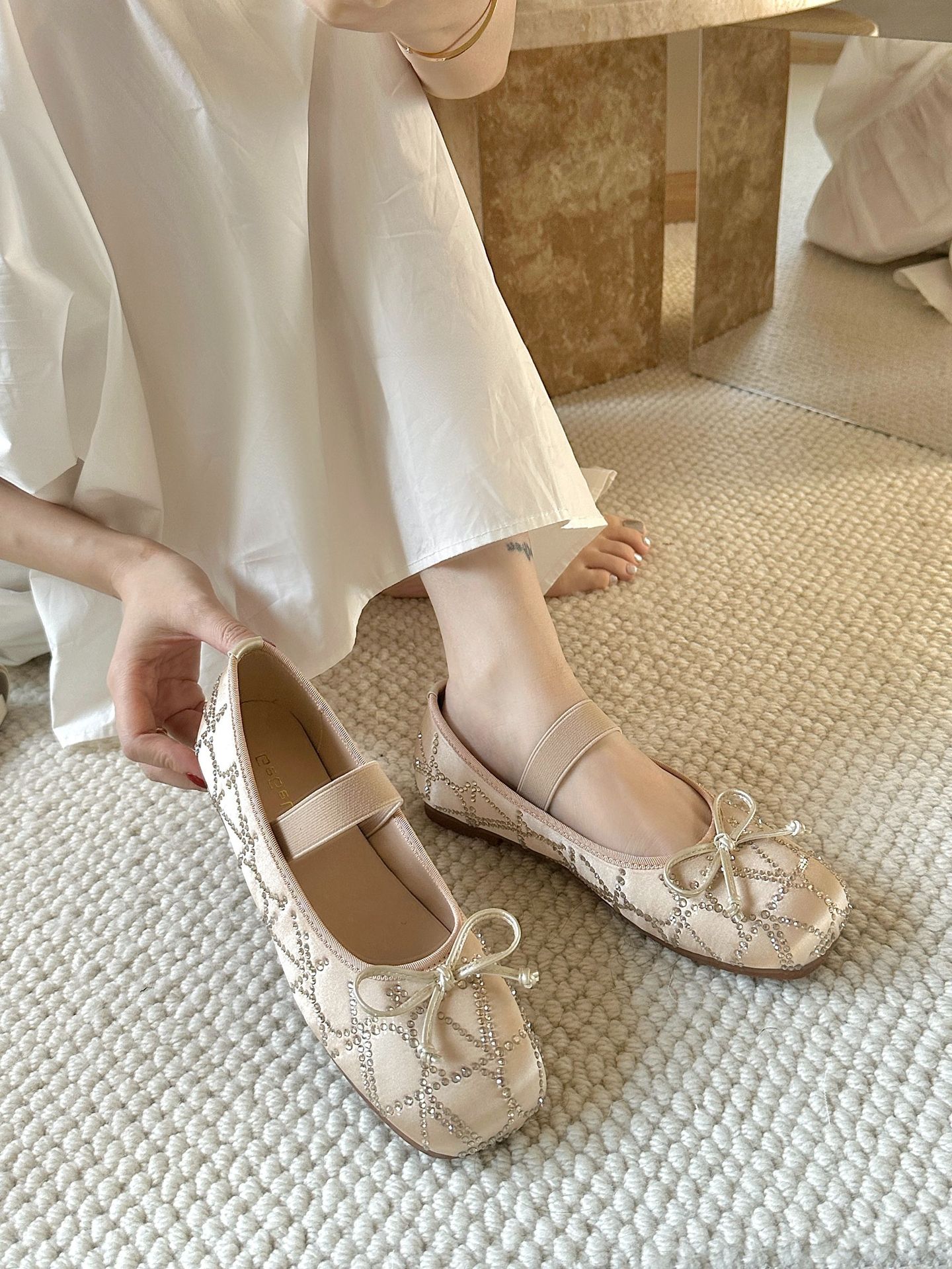 Scarpe Mary Jane in raso con fiocco in stile fata singola, con fondo piatto e fiocco in stile acqua, stagione primavera e autunno 2024_voghion.com