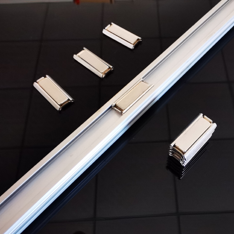 展柜灯条磁铁，货架灯条磁铁，珠宝柜灯条磁铁，20*9*2.7强磁