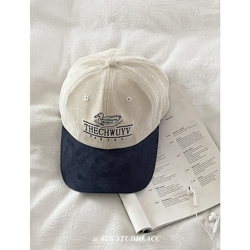 Gorras de béisbol para hombres y mujeres 2024 otoño nuevo gorras de peluche de cuero de seda de color amplio gorras de nariz grande pareja gorras de lengua de pato muestran cara pequeña