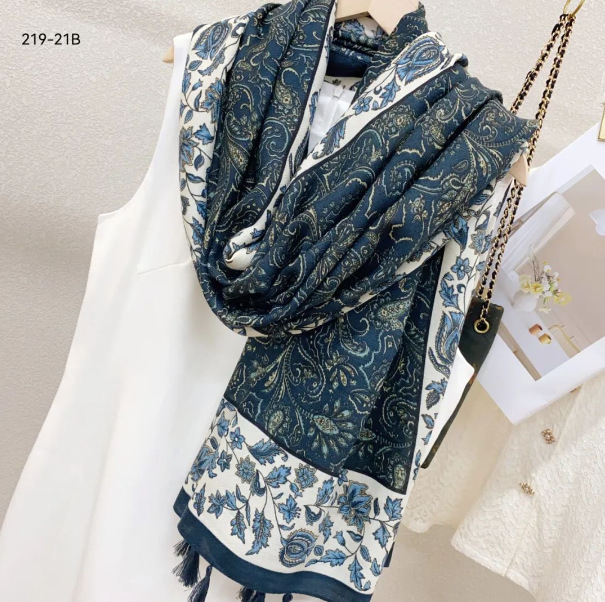 厚款披肩秋冬新中式防风外搭斗篷保暖极简风复工外搭围巾