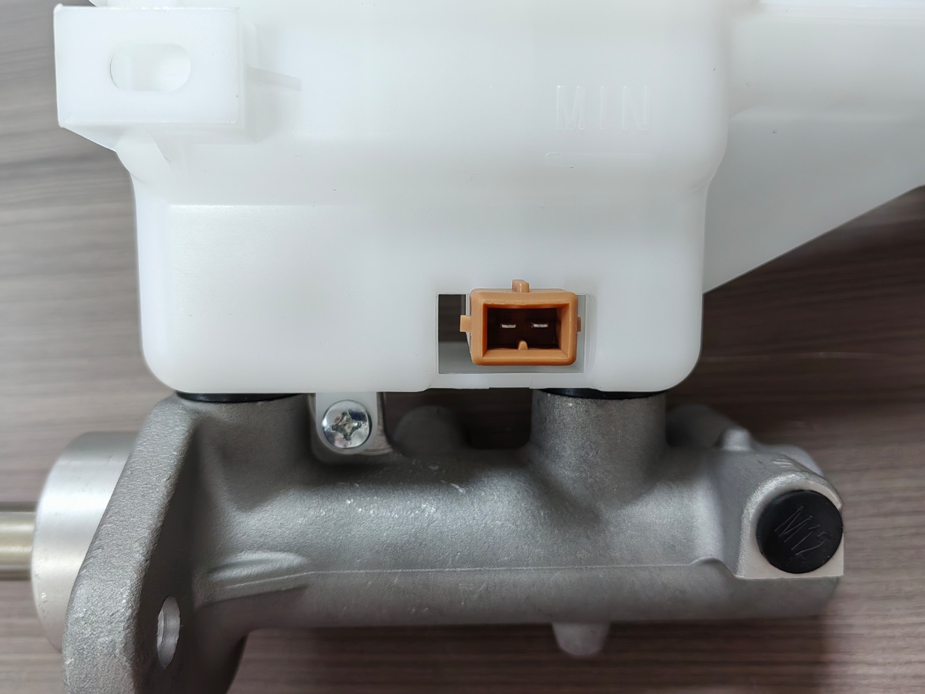 Hyundai H350 Brake Master Cylinder 58620-59000 In Stock With Sensor Interface