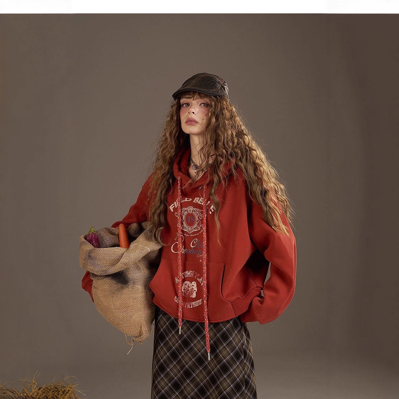 妖精的口袋复古红色印花连帽卫衣女2025年早秋新款宽松慵懒风上衣|undefined
