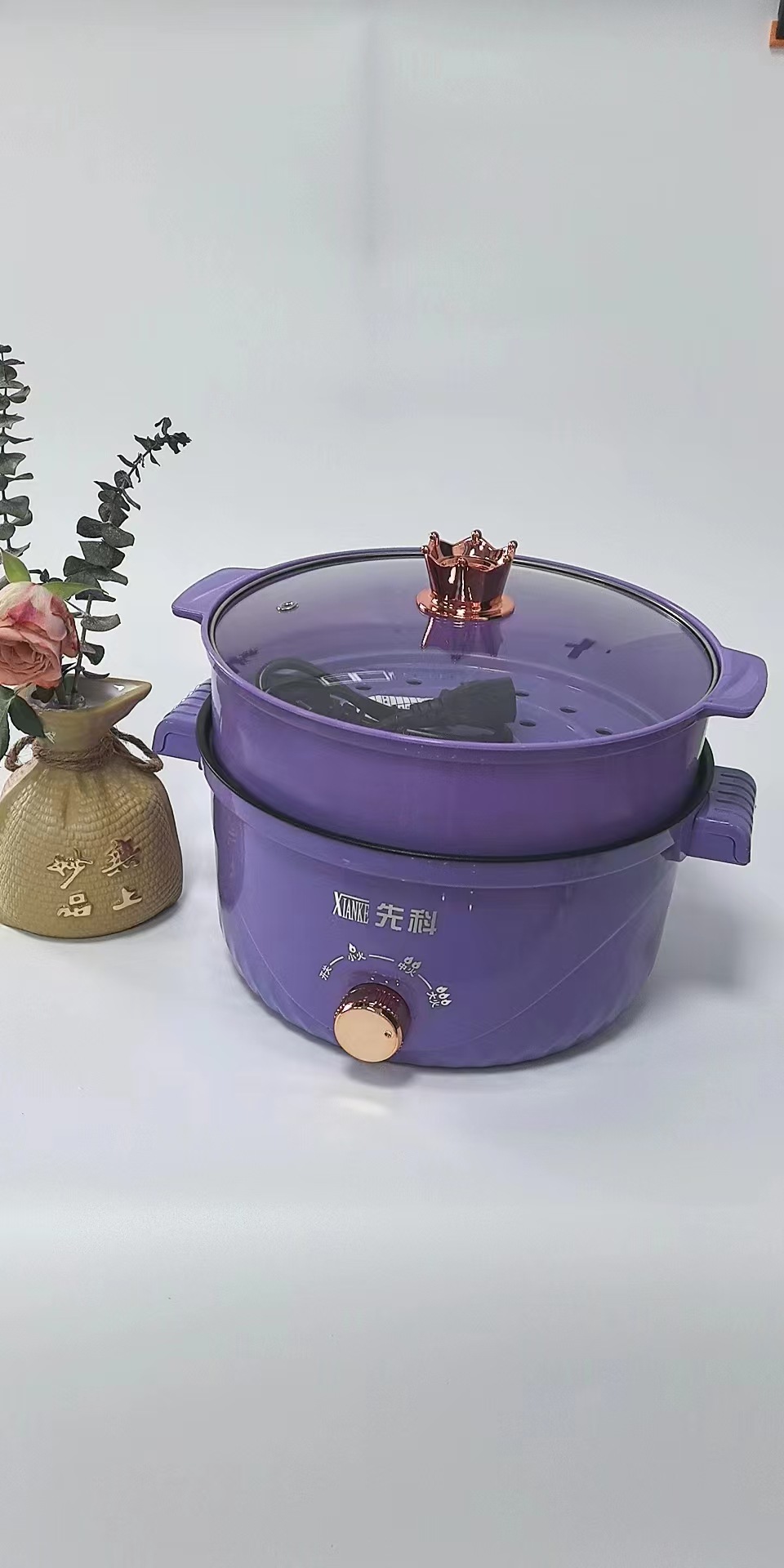 Двухслойный пластик толщиной 26 см.