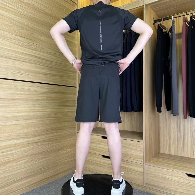 검은 색 반바지 세트