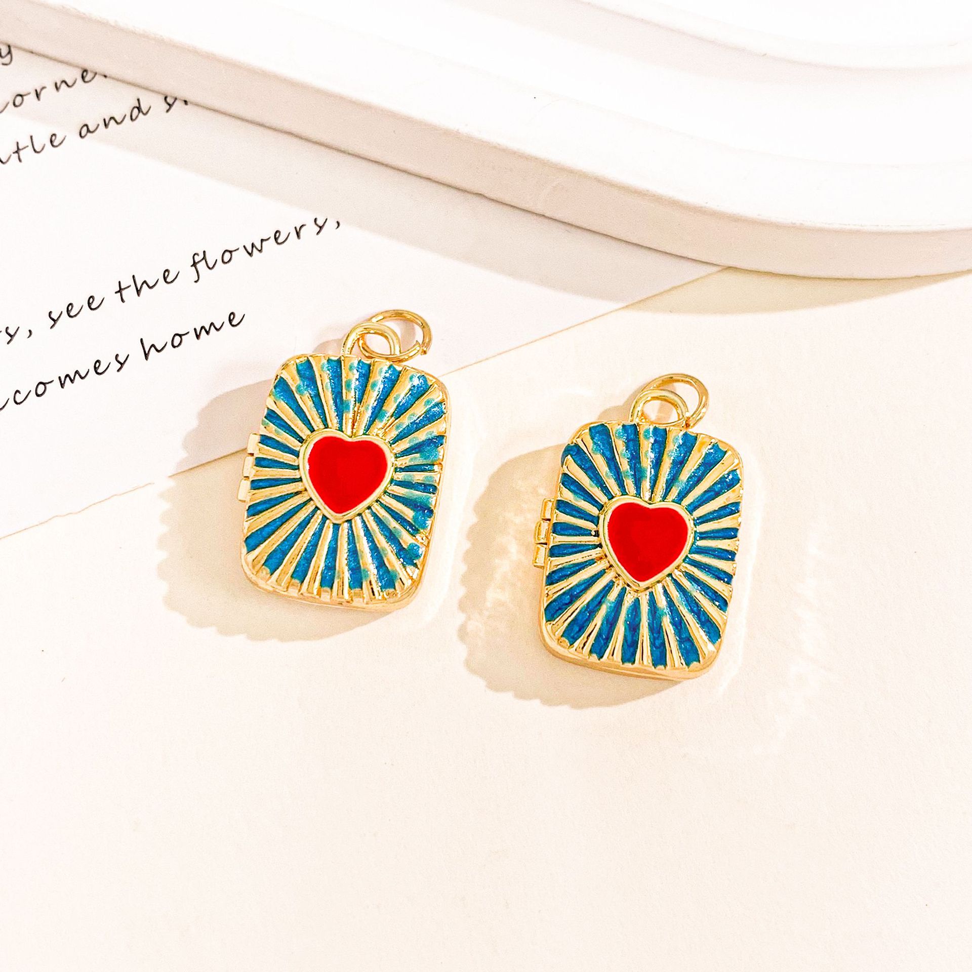 XL4692 love gold and blue photo clip pendant can be opened