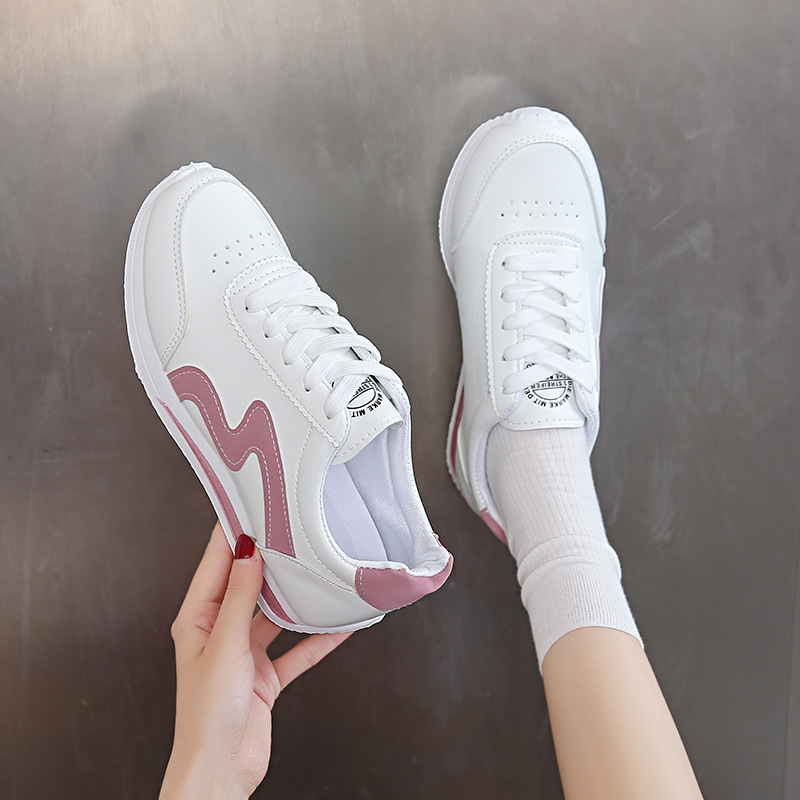 Breathable two-tone white sneakers