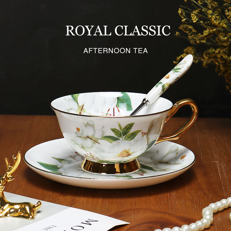 Juego de tazas y platillos de café de porcelana de hueso de estilo europeo exquisito y ligero juego de té de la tarde británico de lujo caja de regalo de alta gama