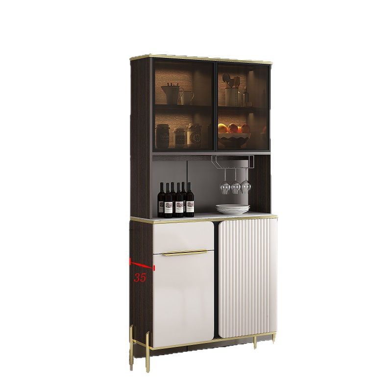 Gabinete de comedor ligero y de lujo italiano simple contra la pared de vinos en cocina multifuncional de gran capacidad de almacenamiento de almacenamiento