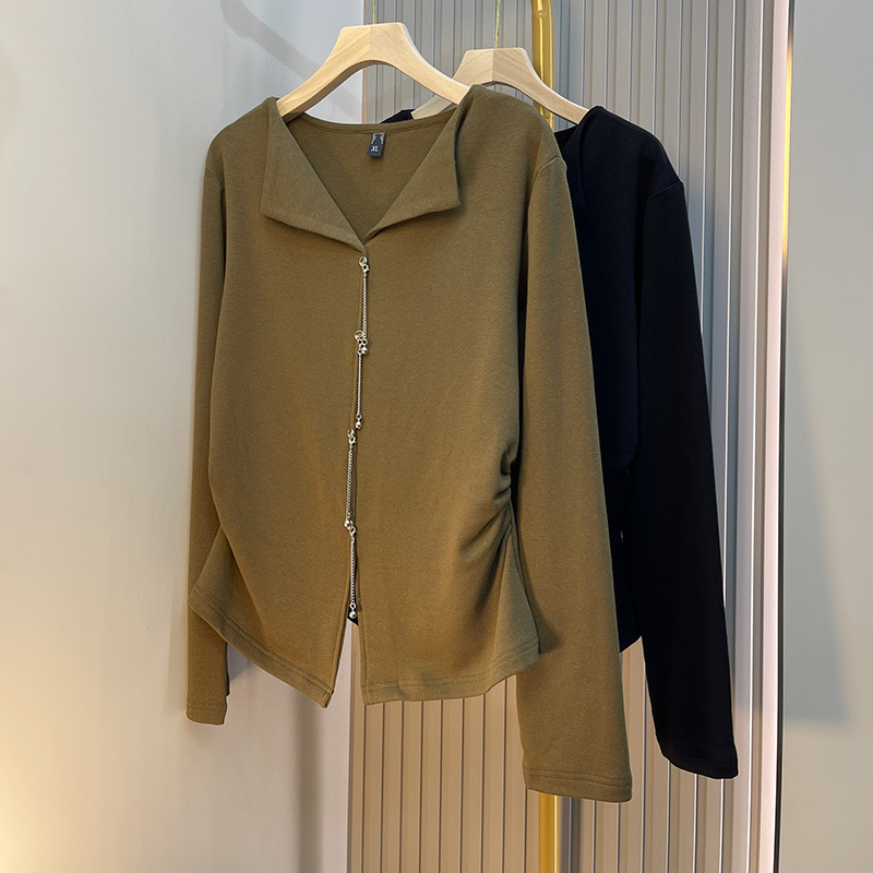 Plus-size blouse for 200-pound women, high-end style, new autumn style, waist-cinching knit shirt, chic and unique. (Item number 3426)