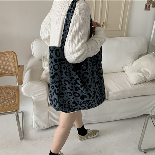 Bags for women Korean style autumn and winter new leopard print letter print bucket bag large capacity tote bag versatile retro trend