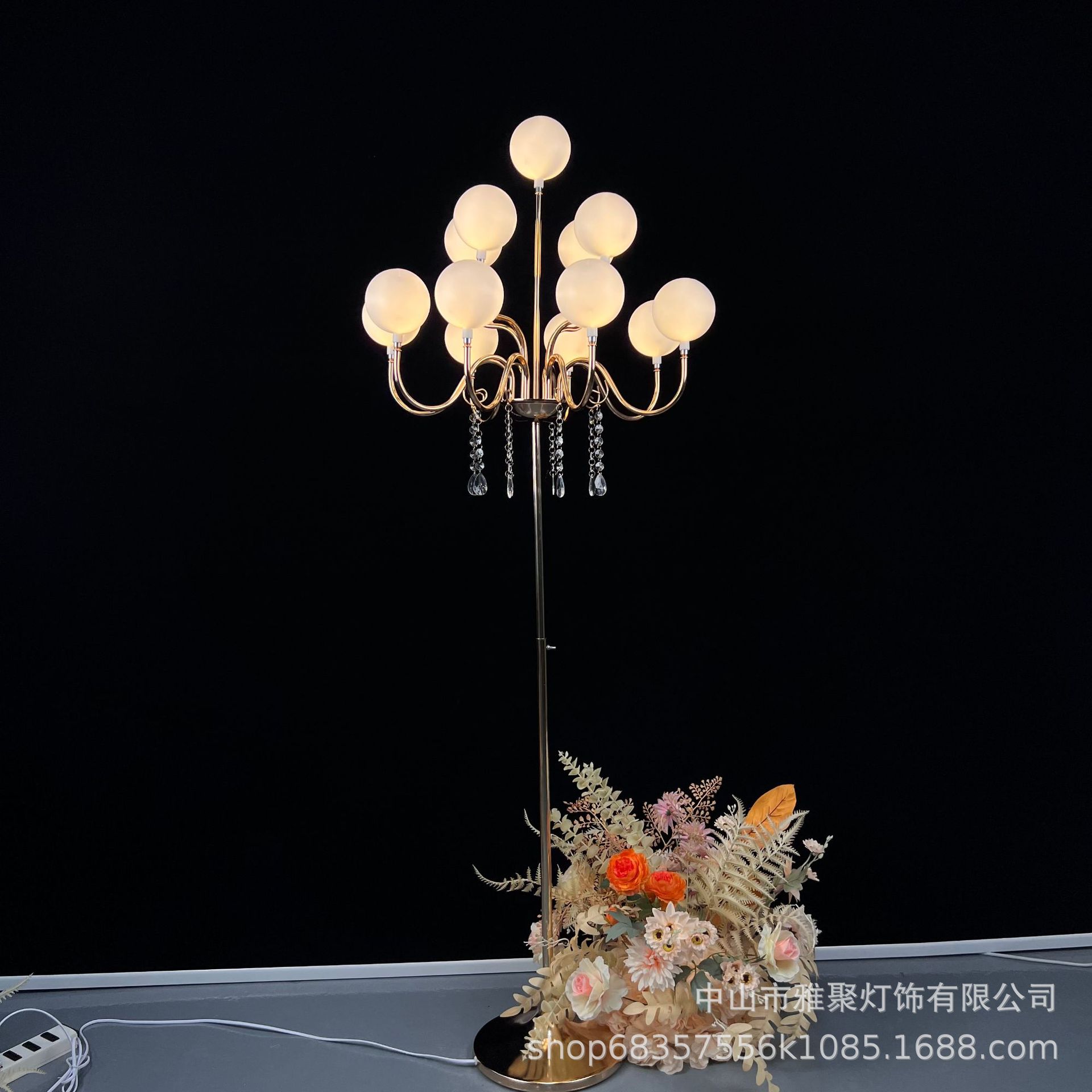 Lámpara de guía de bodas, lámpara de decoración de bodas, decoración de escenario, hierro forjado galvanizado, burbuja de bola blanca, guía de manzana.