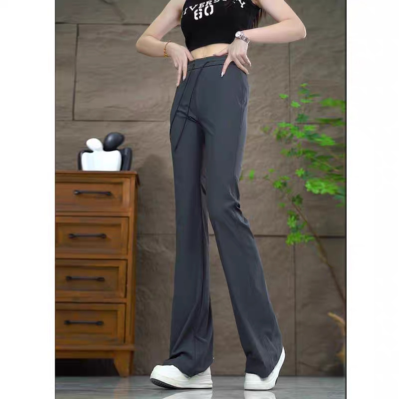 회색