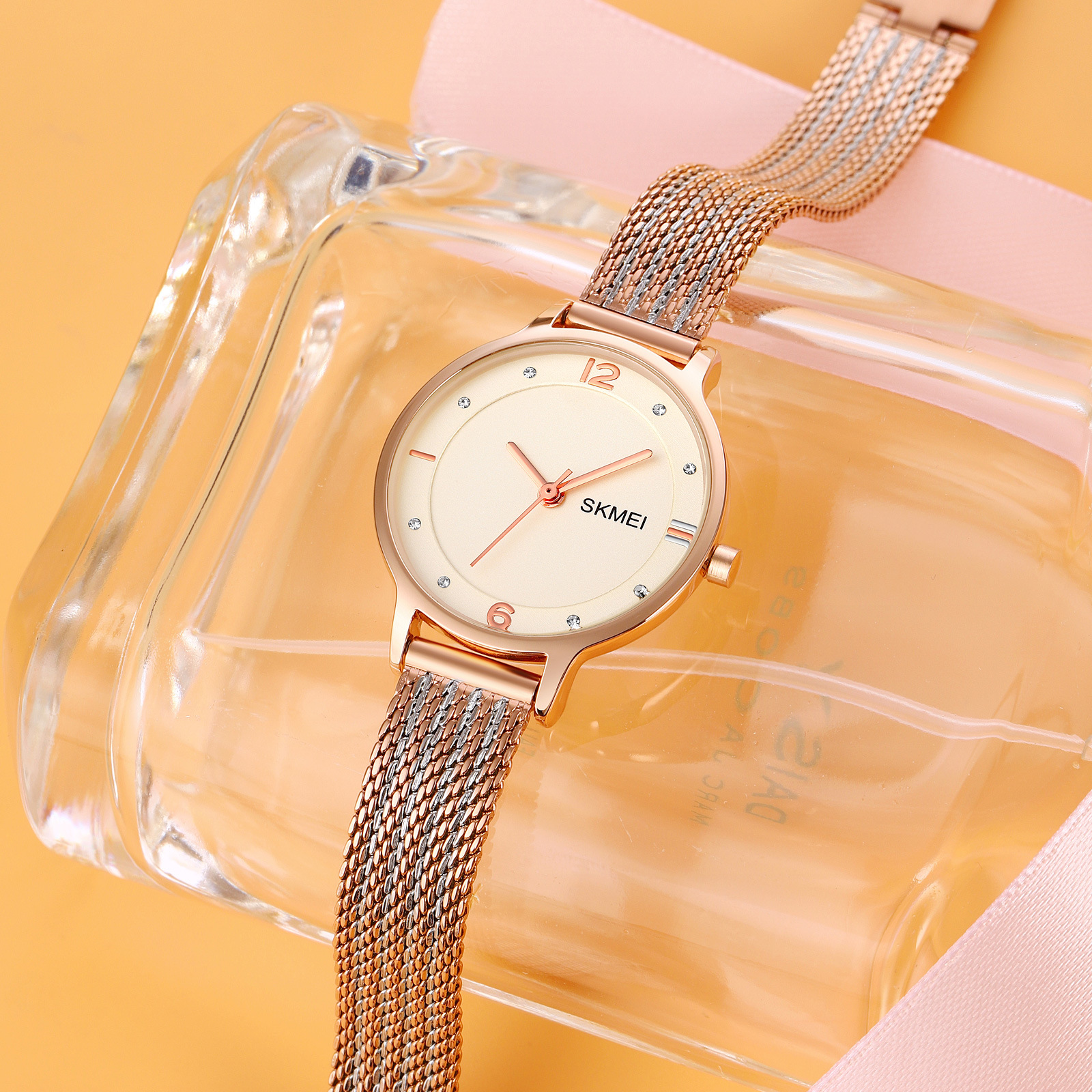 Momentos de belleza moda reloj de pulsera damas oro rosa correa de trenzado de plata simple reloj de cuarzo fuente fábrica personalizada al por mayor