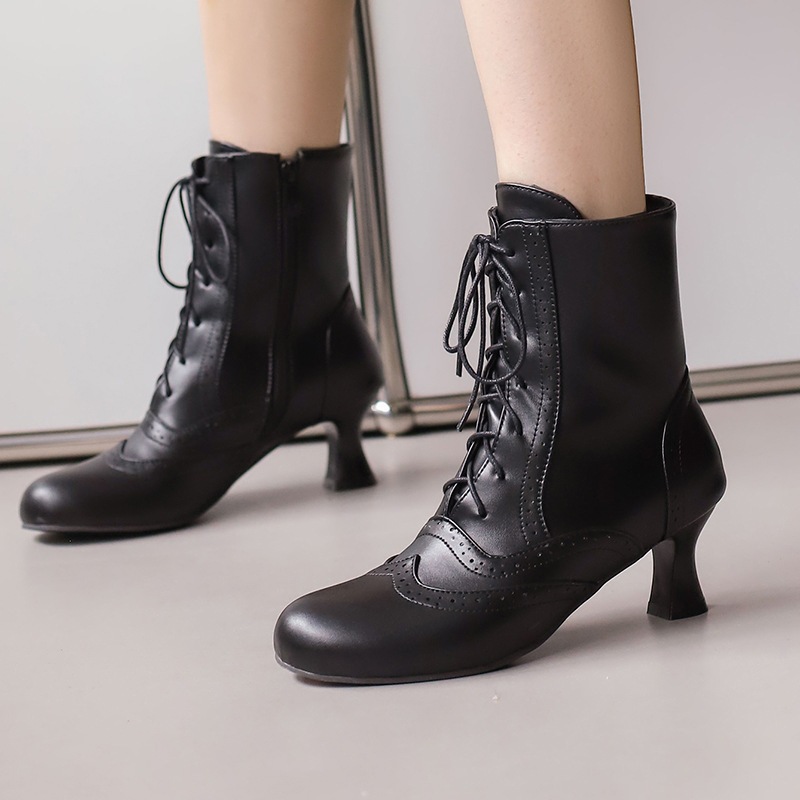 2025 Autumn and Winter New Retro Thick Heel Medium Heel Boots Round Toe Lace-Up Brogue Women's Short Boots Uk