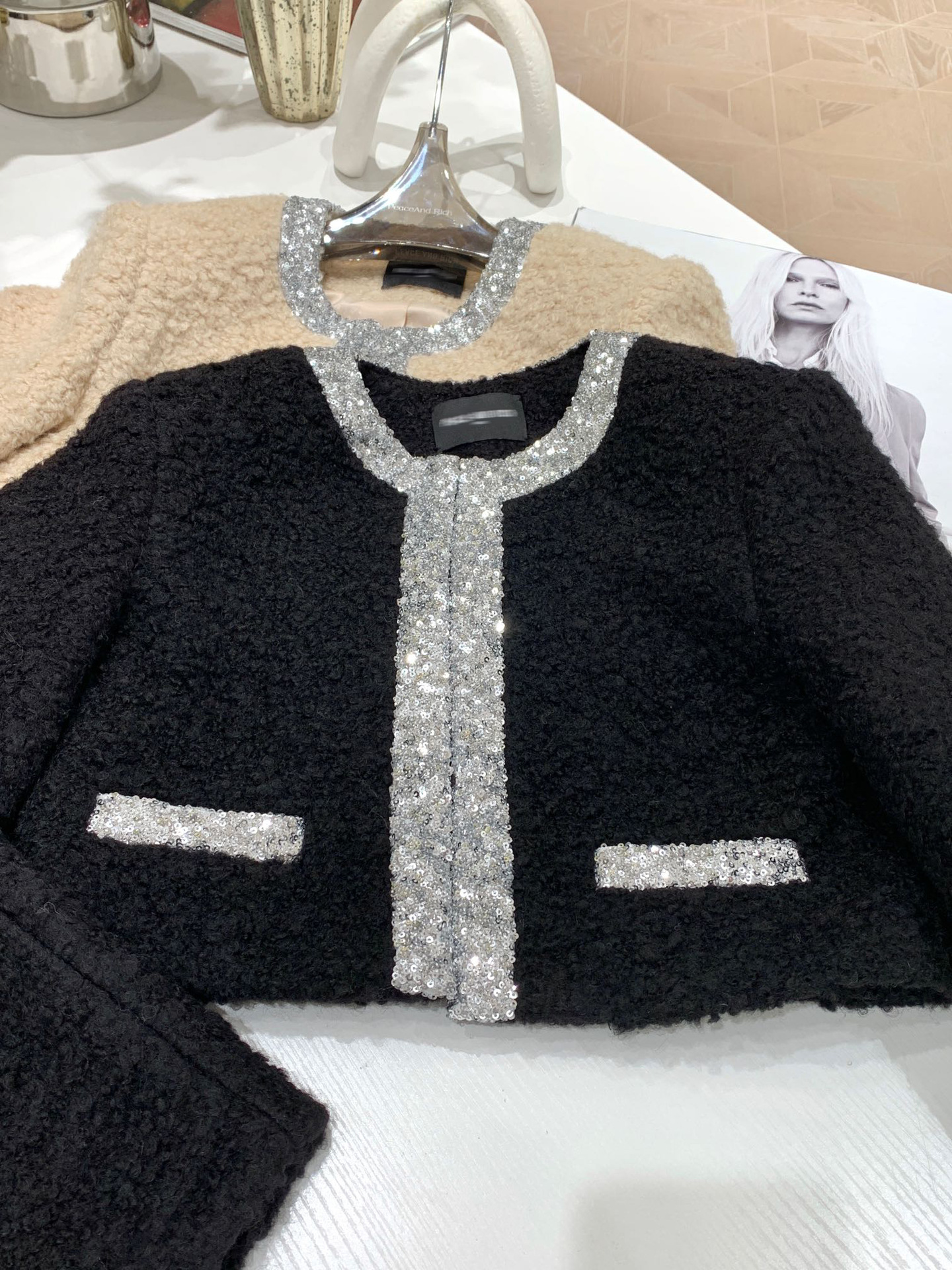 Chaqueta Corta de Estilo Elegante con Lentejuelas para Mujer