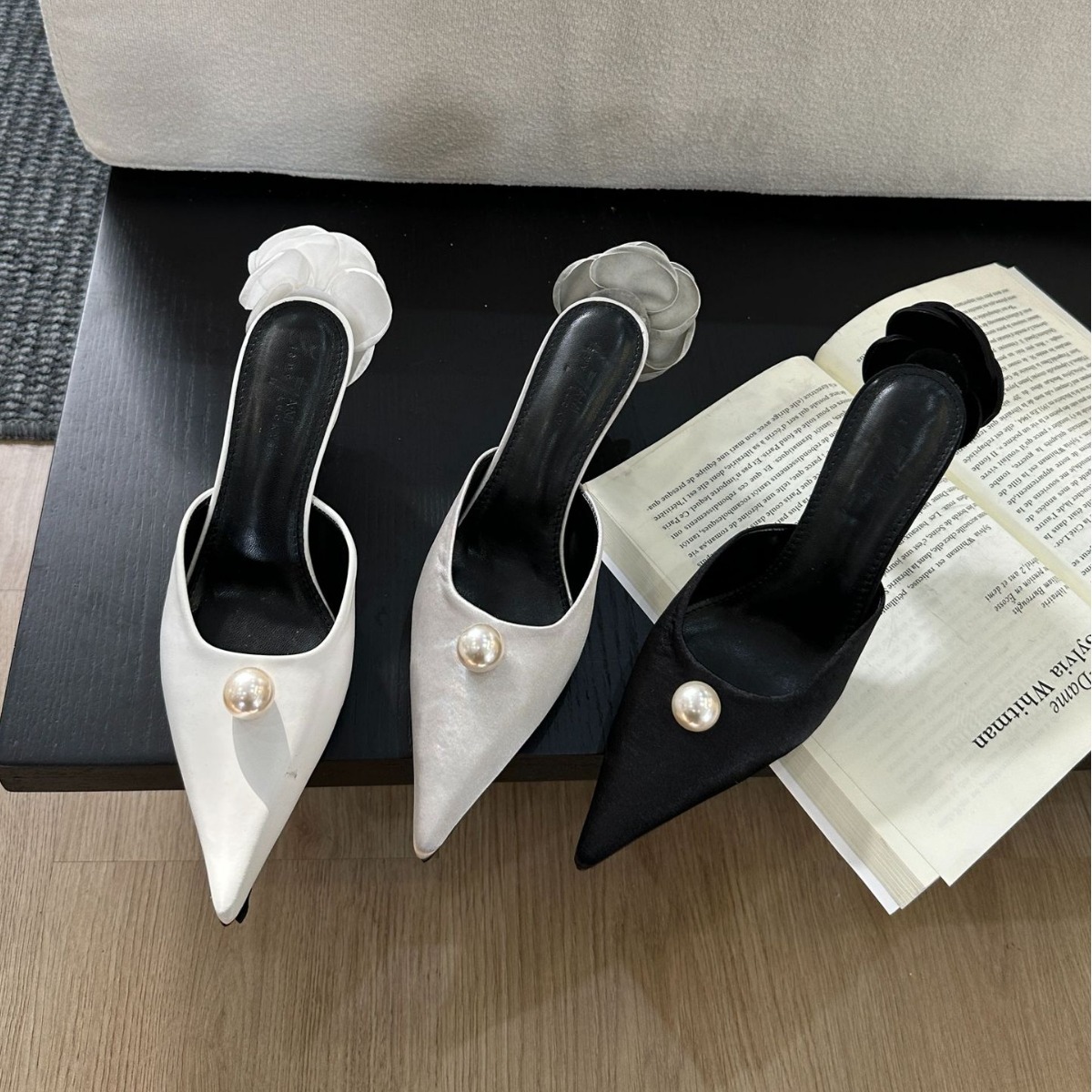 2024 Vår- och höstsäsong Nya små doftande vindtunn klack ihålig vatten diamantspets enkla arbetshöga klackar_voghion.com