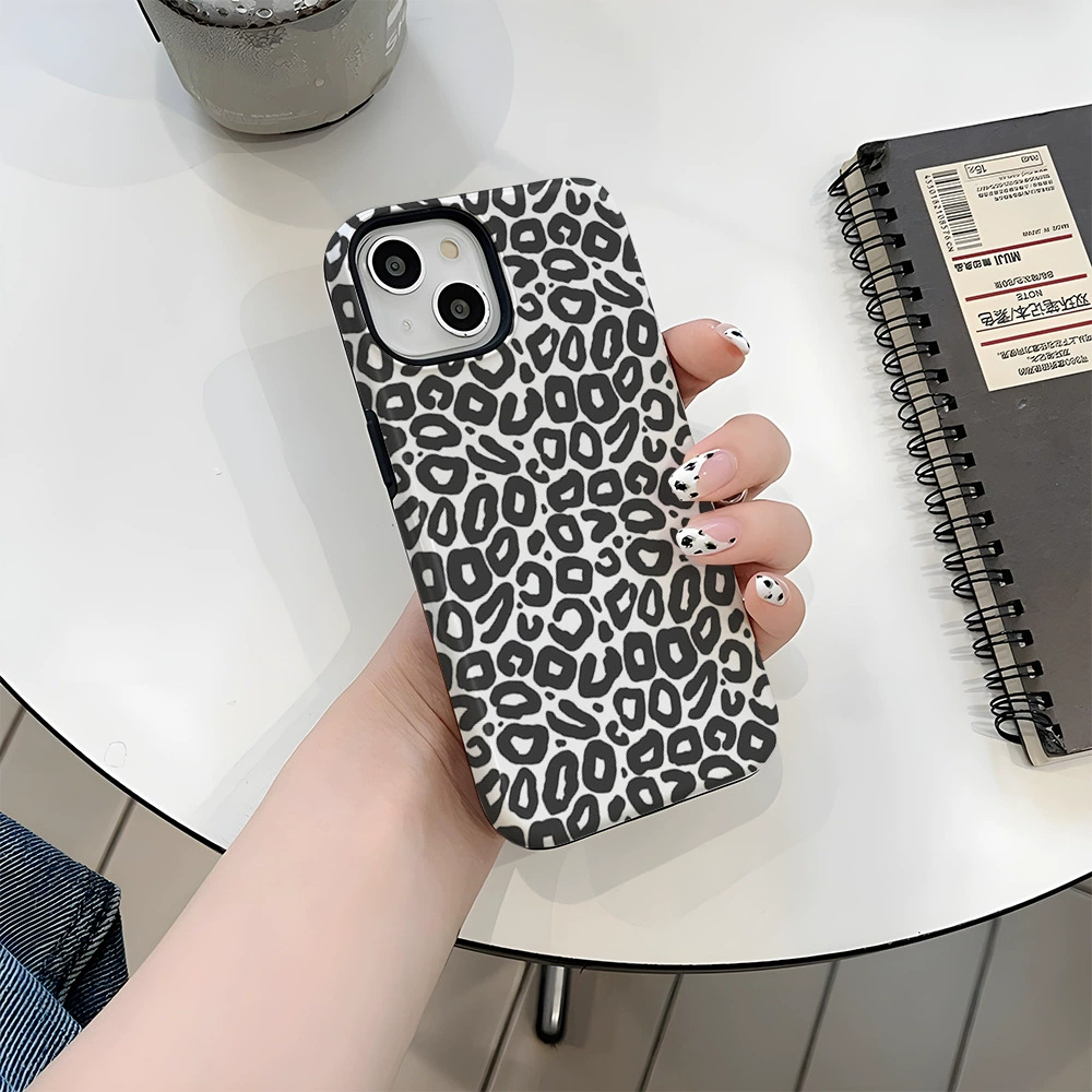 Чехол для телефона (Apple) iPhone 15 — двойной слой защиты, 2-в-1, яркий финиш, облегчит посадку