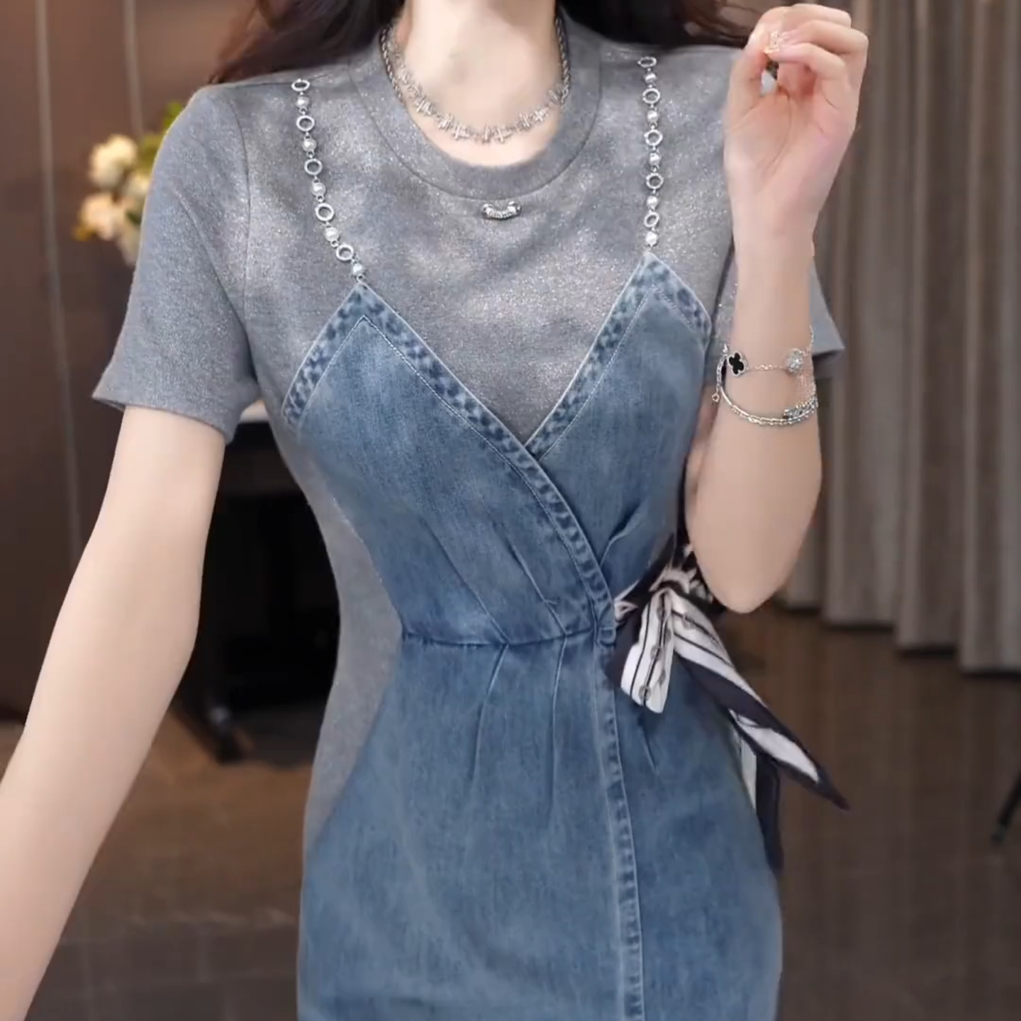 Vintage Contrast Color Denim Patchwork Round Neck Dress for Women with Tie Waist Slimming Elegant Slit Long Dress