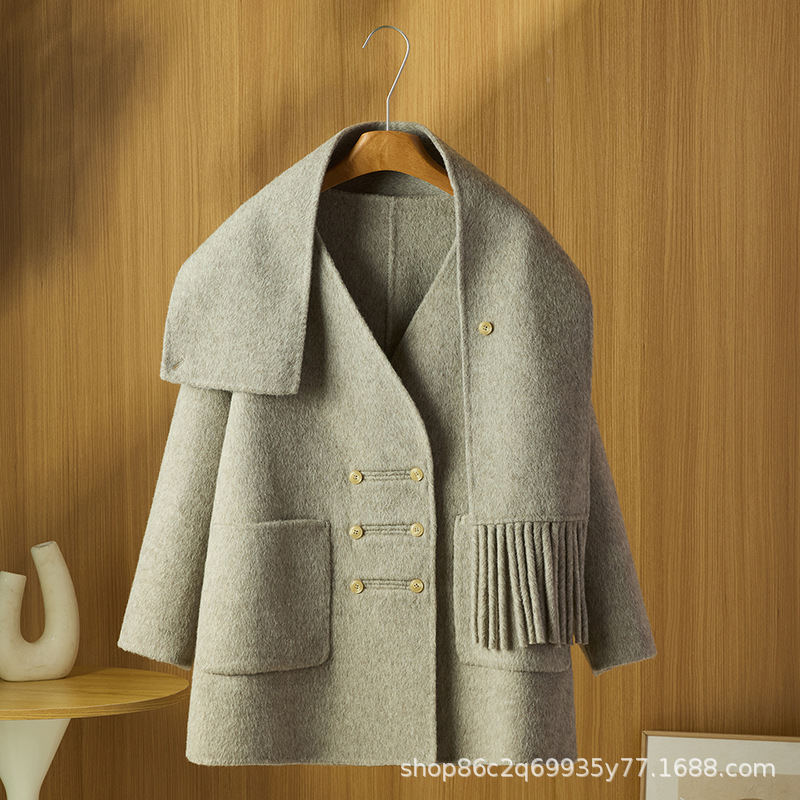 Winter 100% Wool Korean Style Petite Two-Piece Coat Women's Overcoat with Scarf Collar, Short Style, New Arrival