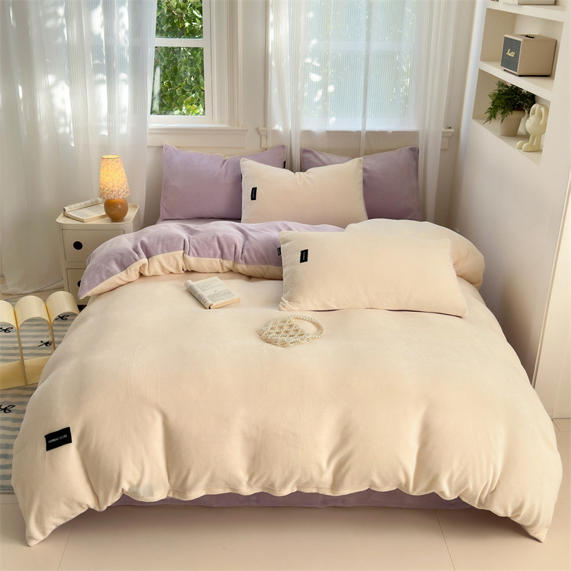 Parure de lit quatre pièces en velours de lait pour maternité_voghion.com