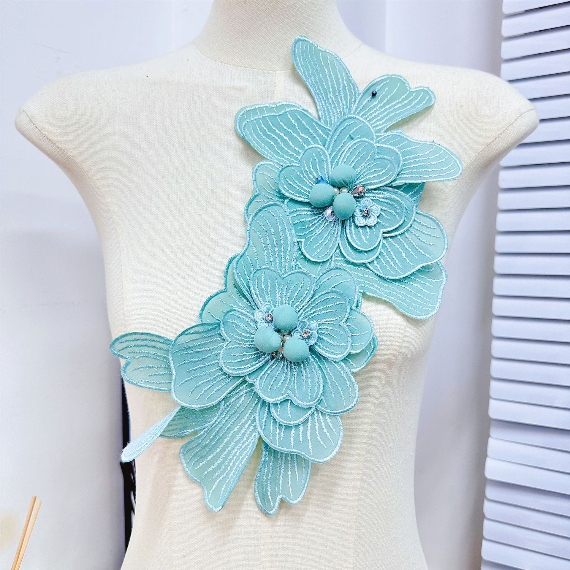 Parches de tela floral, broches y apliques de ropa con bordado de cuentas, accesorios DIY para vestidos de novia y faldas, superventas transfronterizos. image 5
