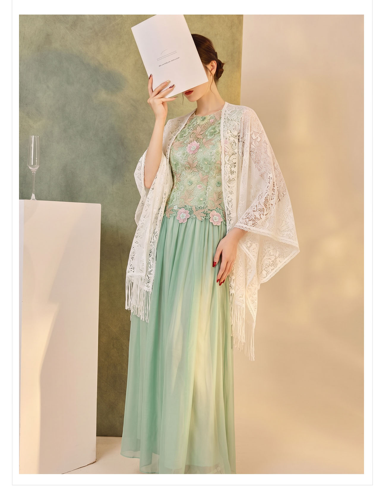Đầm maxi thêu hoa ren nổi — Xanh lá cây nhạtcolor chi tiết 17
