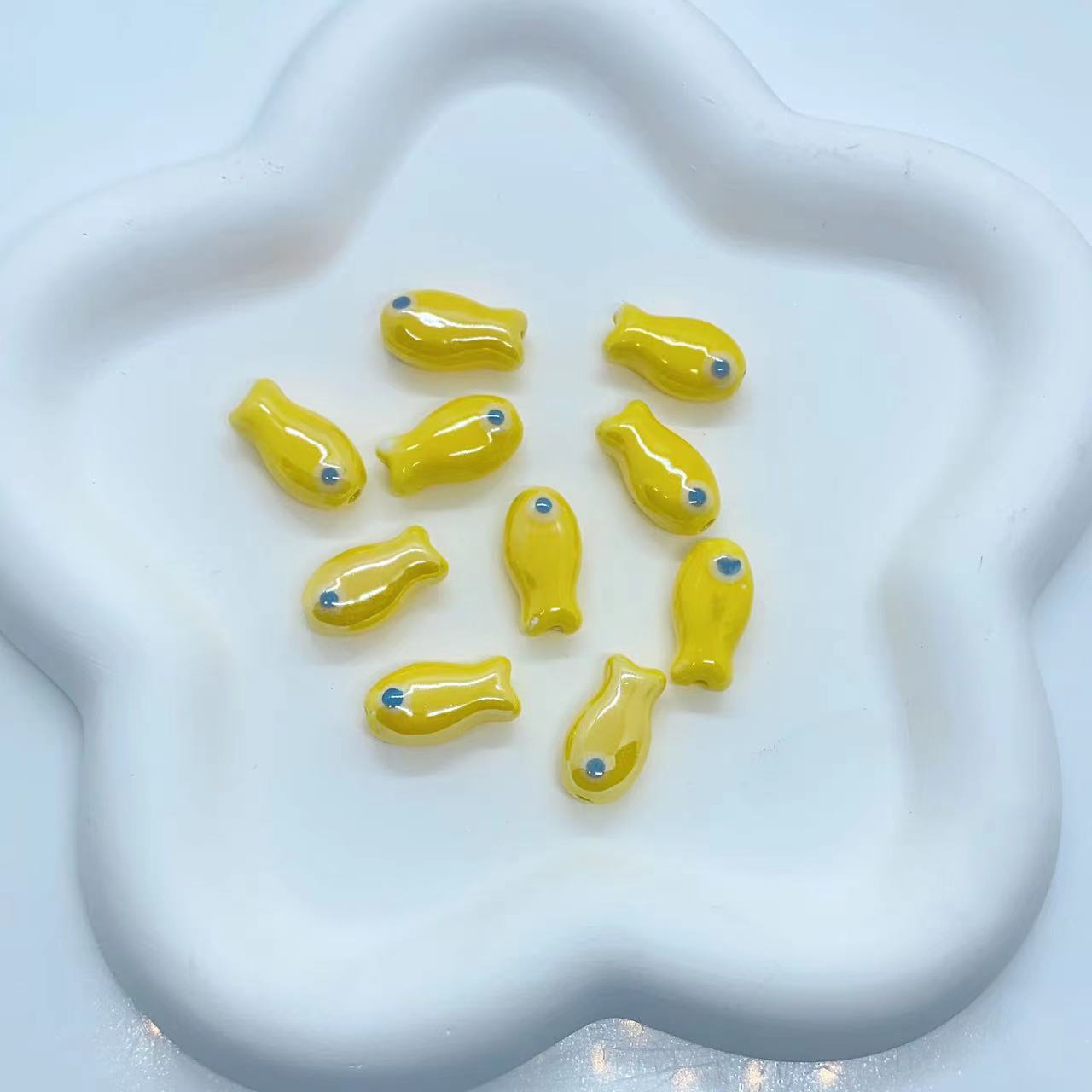 10 Pieces 10 * 20mm Hole 2~2.9mm Ceramics Fish Beads display picture 1