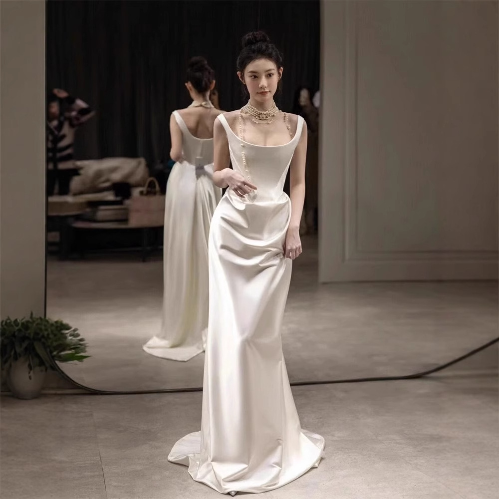 Abito da sposa in raso con spalline stile francese elegante_voghion.com