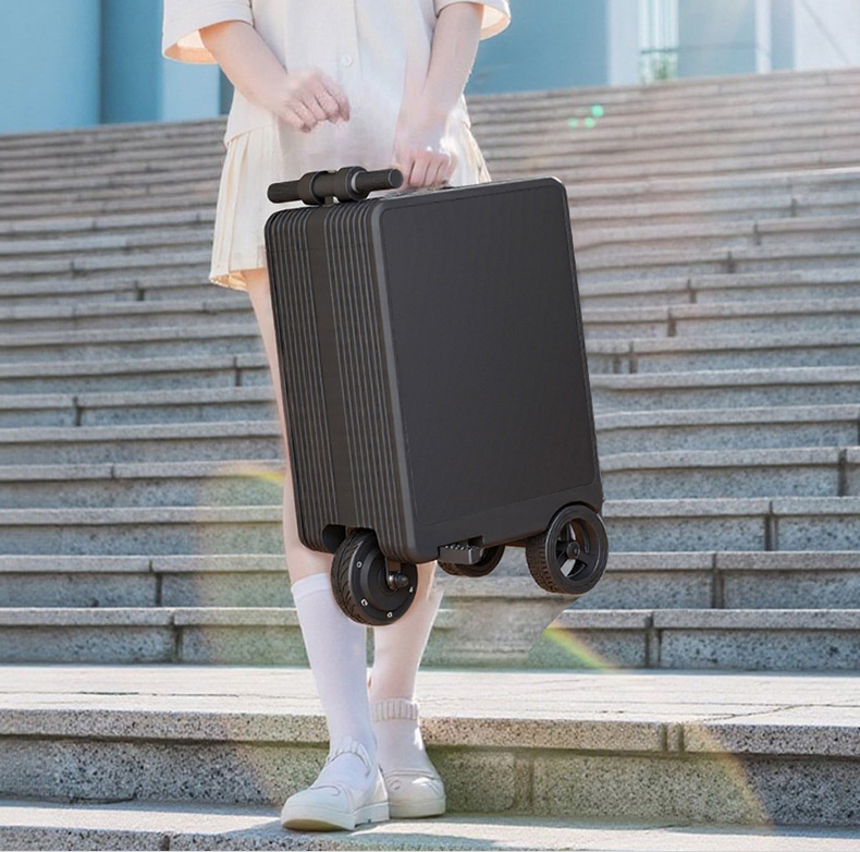 Traveling Abroad, Tourist Attractions Can Be Used as Electric Suitcases, Which Can Be Used as Alternatives to Folding Bicycles to Carry Things